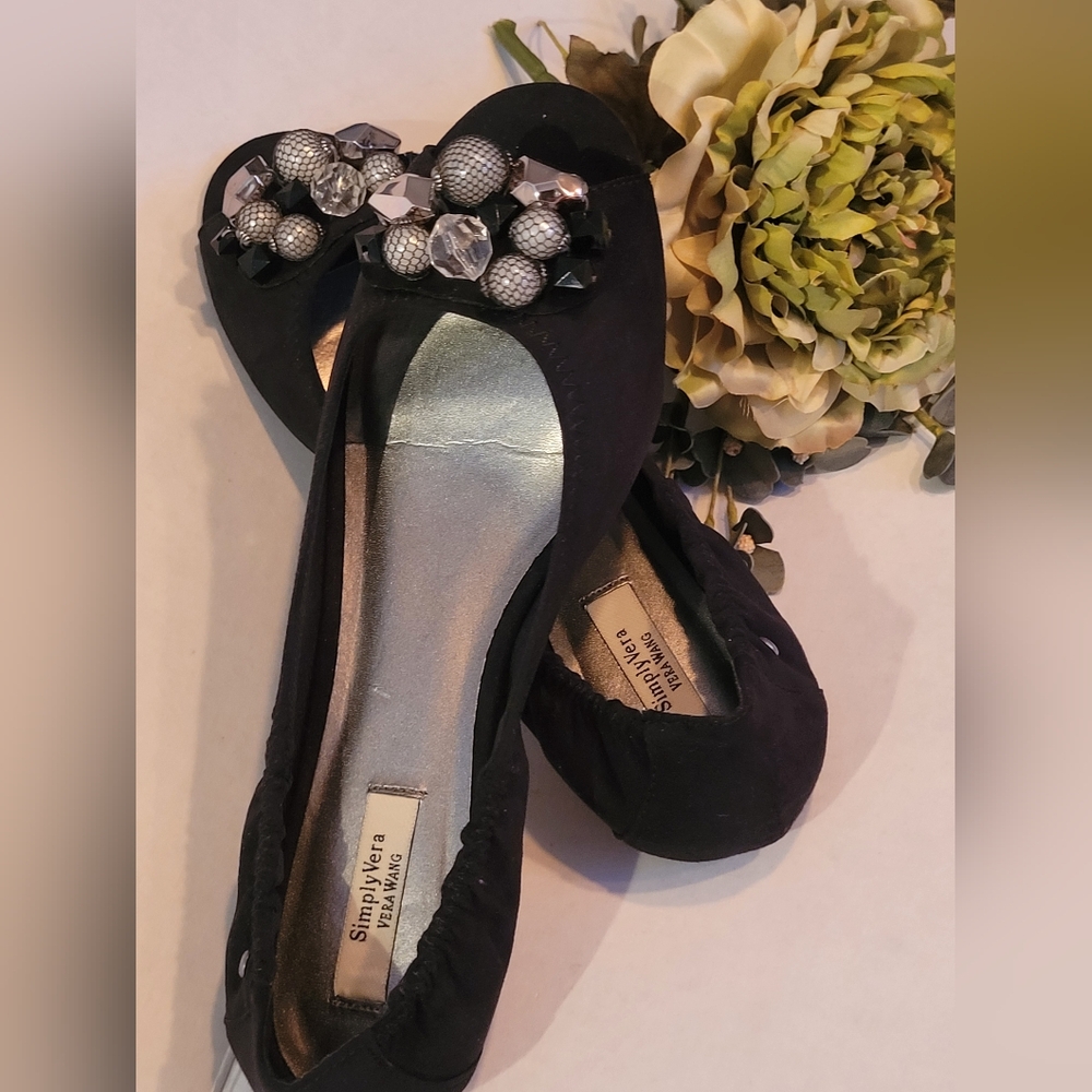 SIMPLY VERA WANG BLACK SUEDE OPEN TOE EMBELISHED FLAT